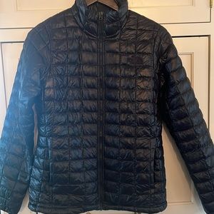 North Face Women’s lightweight Thermoball jacket size S, black
